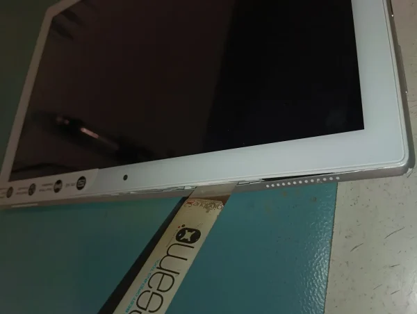 Cambiar Batería Lenovo Tab 4 TB-X304F - Abrir Tableta