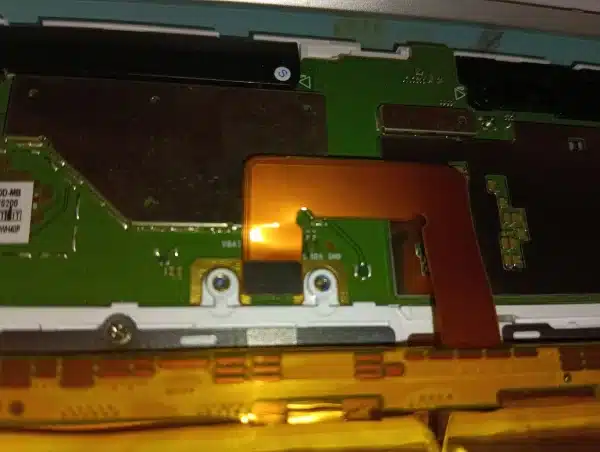 Cambiar Batería Lenovo Tab 4 TB-X304F - Conector Batería