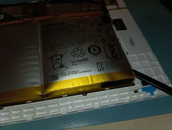 Cambiar Batería Lenovo Tab 4 TB-X304F - Despegar Batería