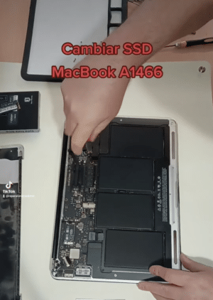 Cambiar Disco SSD MacBook Air A1466 - Tornillo interno