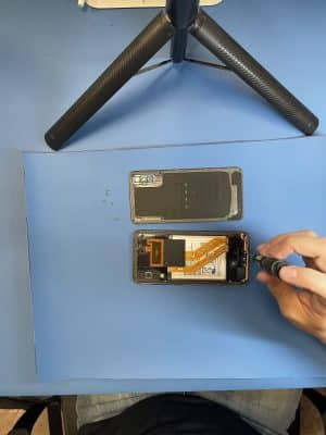Como Cambiar Pantalla Galaxy A50 - Quitar Tornillos