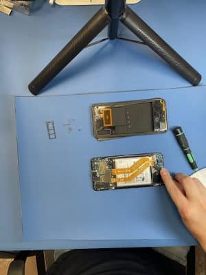 Como Cambiar Pantalla Galaxy A50 - Remover Cableado
