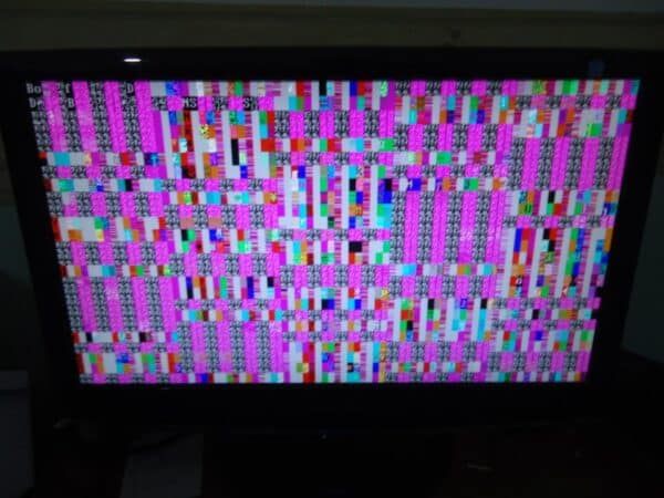 Reparación Tarjeta Gráfica - Cuadraditos de Colores