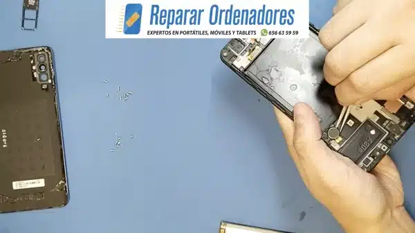 Cambiar pantalla Samsung Galaxy A30 - Reparación