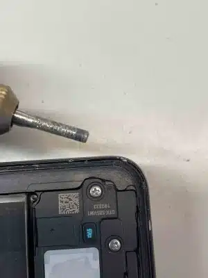 Cambiar pantalla Galaxy Z FOLD 3 5G - Pulir Carcasa