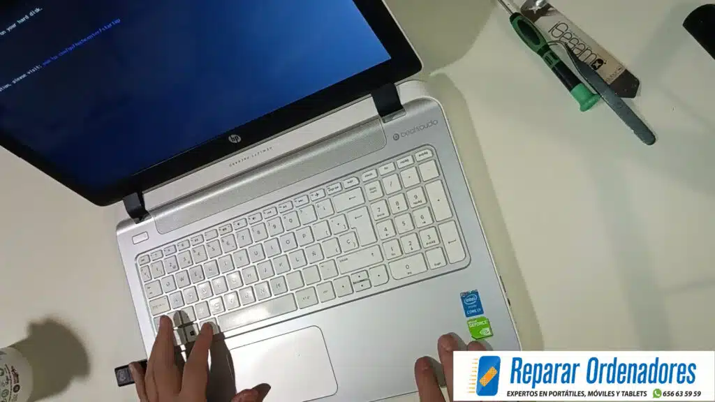Cambiar el Disco Duro a SSD HP Pavilion 15-p203ns en Reparar Ordenadores Madrid