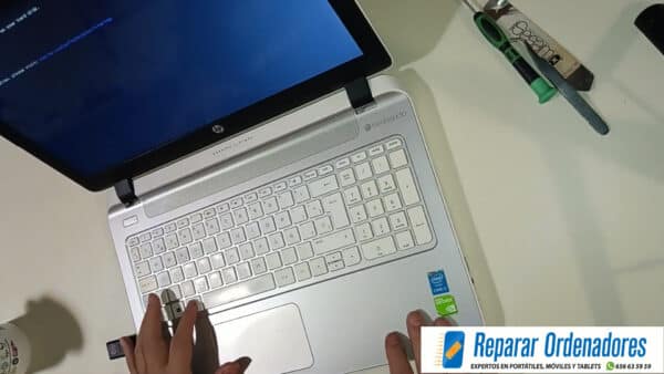 Cambiar el Disco Duro a SSD HP Pavilion 15-p203ns en Reparar Ordenadores Madrid