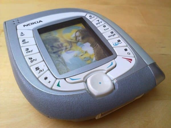 Móviles Horribles: Nokia 7600 - Precio