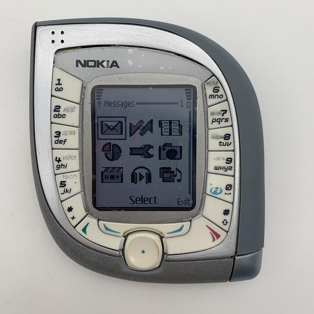 Móviles horribles: Nokia 7600 - Portada