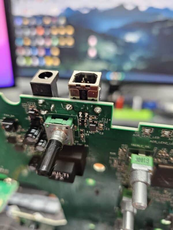 Reparar mesa de mezclas Hércules - Reparación Paso 10