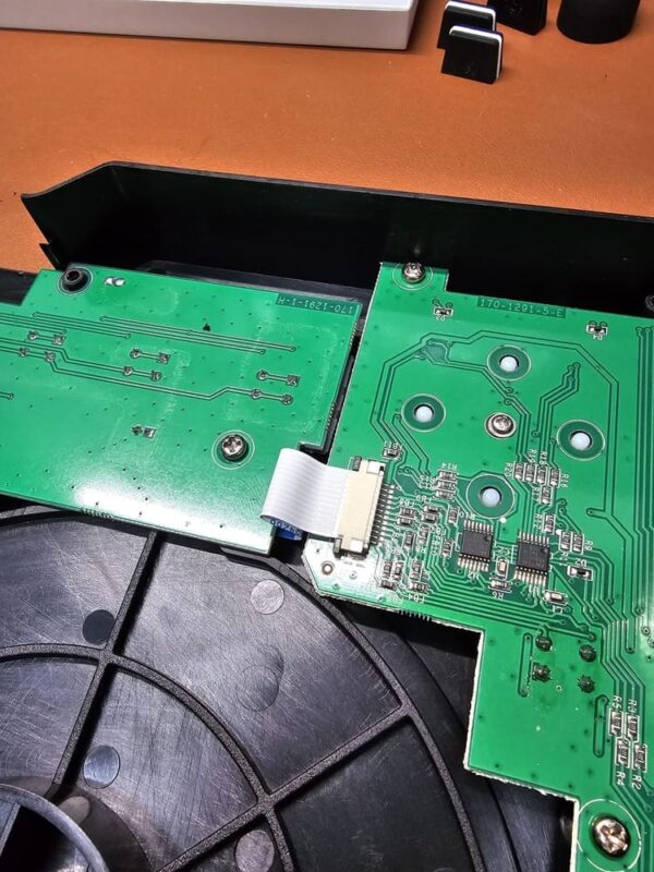 Reparar mesa de mezclas Hércules - Reparación Paso 2