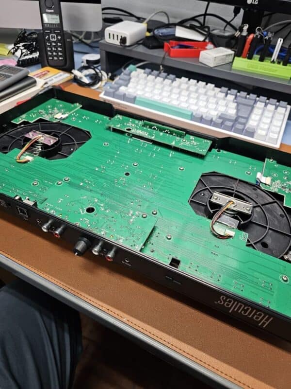 Reparar mesa de mezclas Hércules - Reparación Paso 6