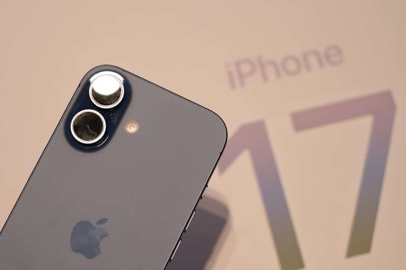 iPhone 17 Pro Max detalle modulo camaras traseras titanio