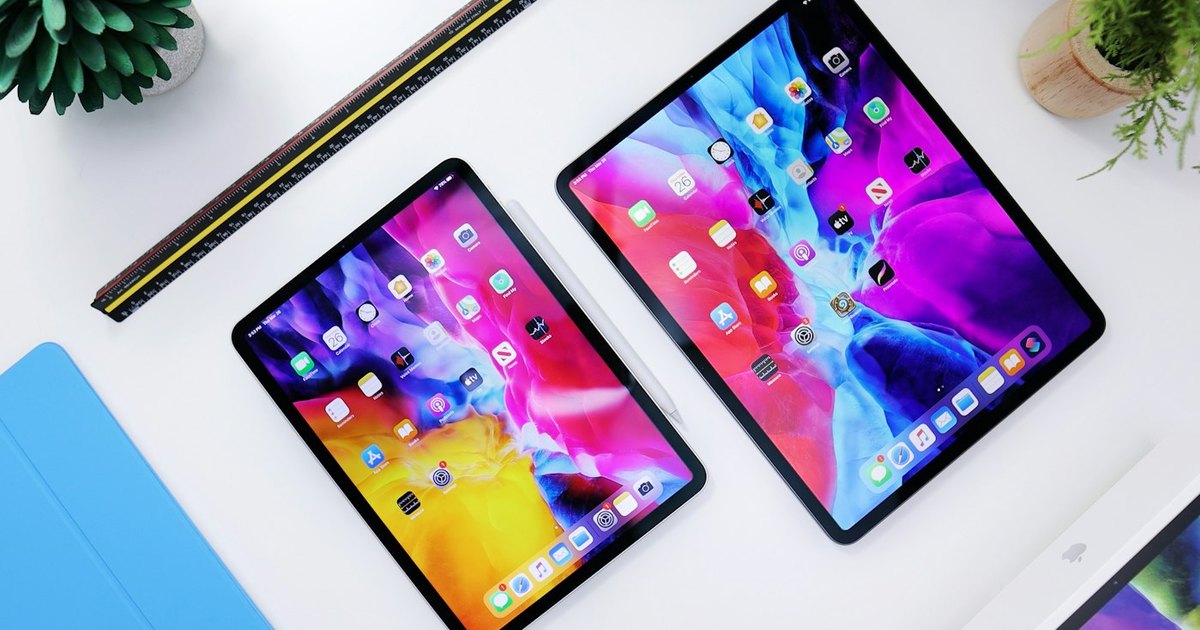 Las mejores tablets de 2026: cuál comprar según tu uso y presupuesto 1 Dos iPad de distinto tamaño sobre una mesa para comparar pantallas