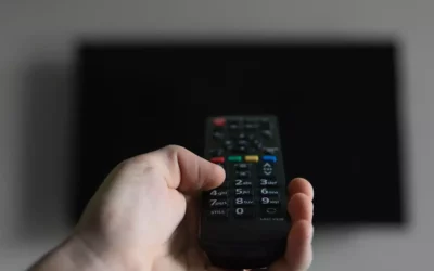 Por qué mi televisor se apaga solo